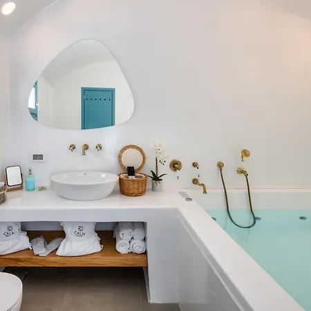 Villa I K I A Since 1980 By Calm Collection Fira (Santorini)