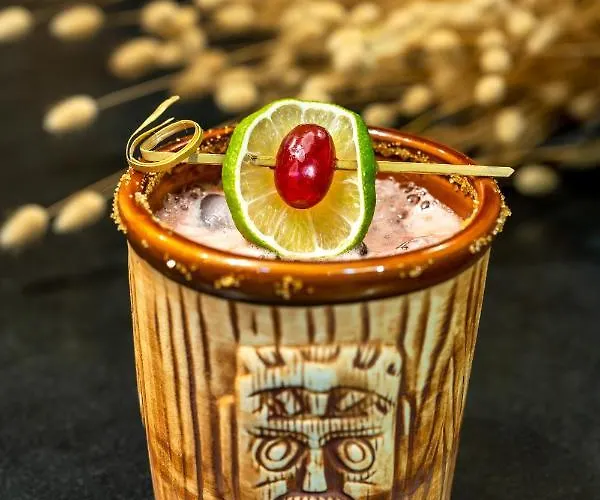 I K I A Since 1980 By Calm Collection 산토리니