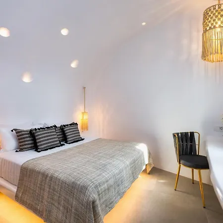 Villa I K I A Since 1980 By Calm Collection