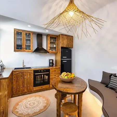 Villa I K I A Since 1980 By Calm Collection