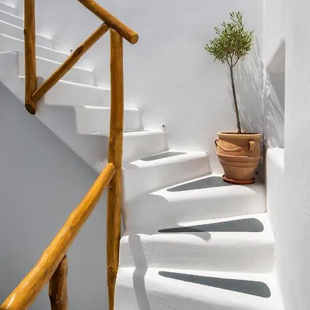 I K I A Since 1980 By Calm Collection * Fira (Santorini)