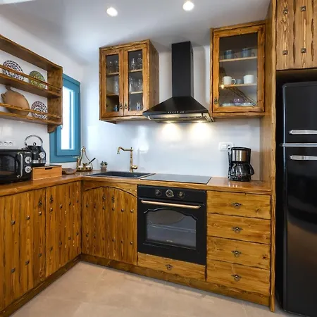 Villa I K I A Since 1980 By Calm Collection *