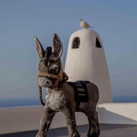 I K I A Since 1980 By Calm Collection * Fira (Santorini)