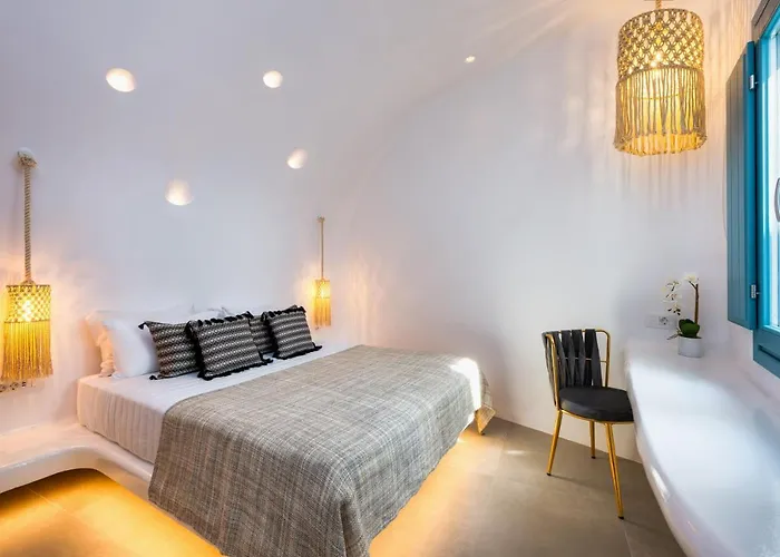 Villa I K I A Since 1980 By Calm Collection